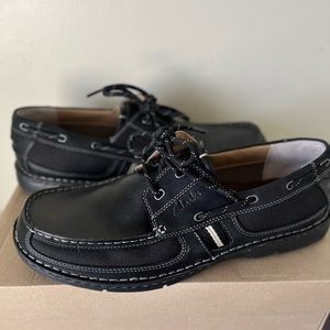 Mens Clarks  Black Shoes - Size 11.5